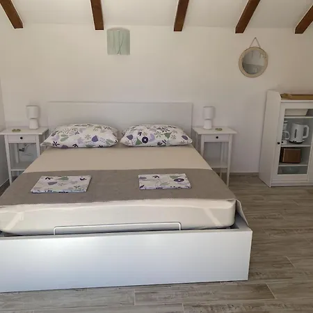 House Little Flower 2 Casa de Férias