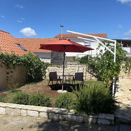 House Little Flower 2 Casa de Férias