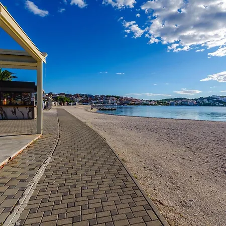 Feriehus House Little Flower 2 *