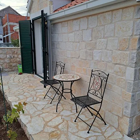 House Little Flower 2 Casa de Férias *