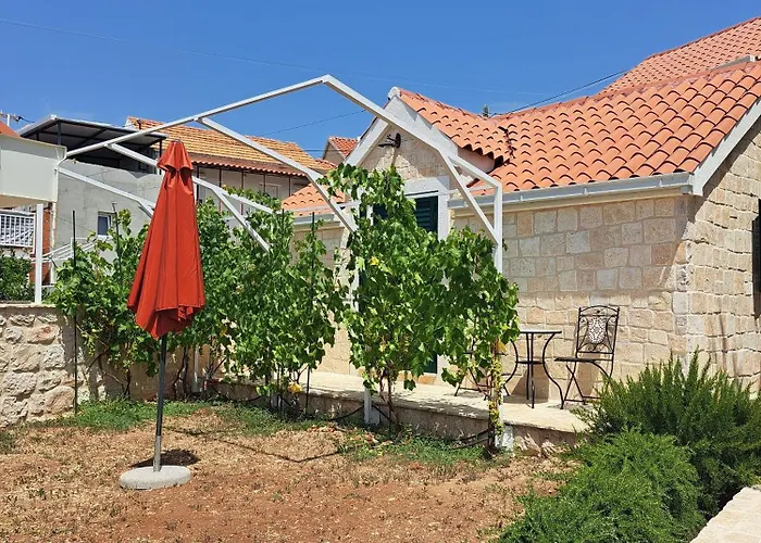 Dom wakacyjny House Little Flower 2 Trogir