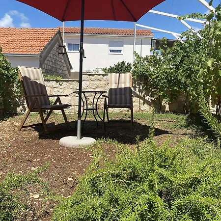 House Little Flower 2 펜션