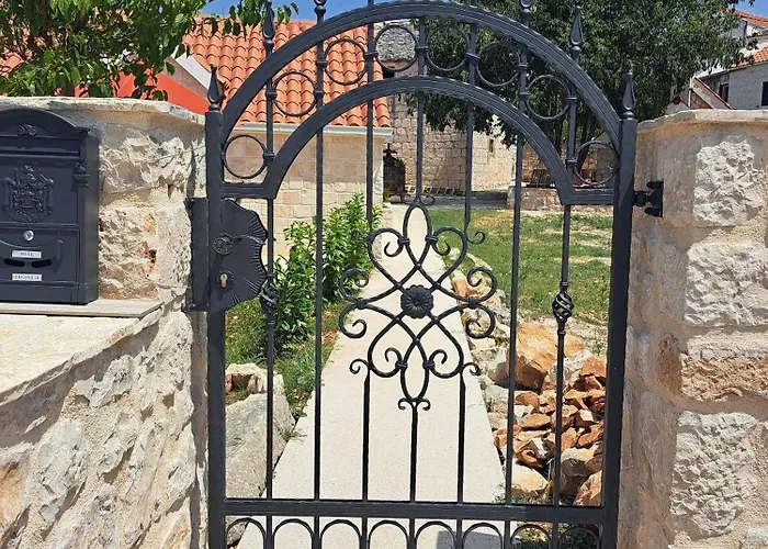 House Little Flower 2 Vakantiehuis *